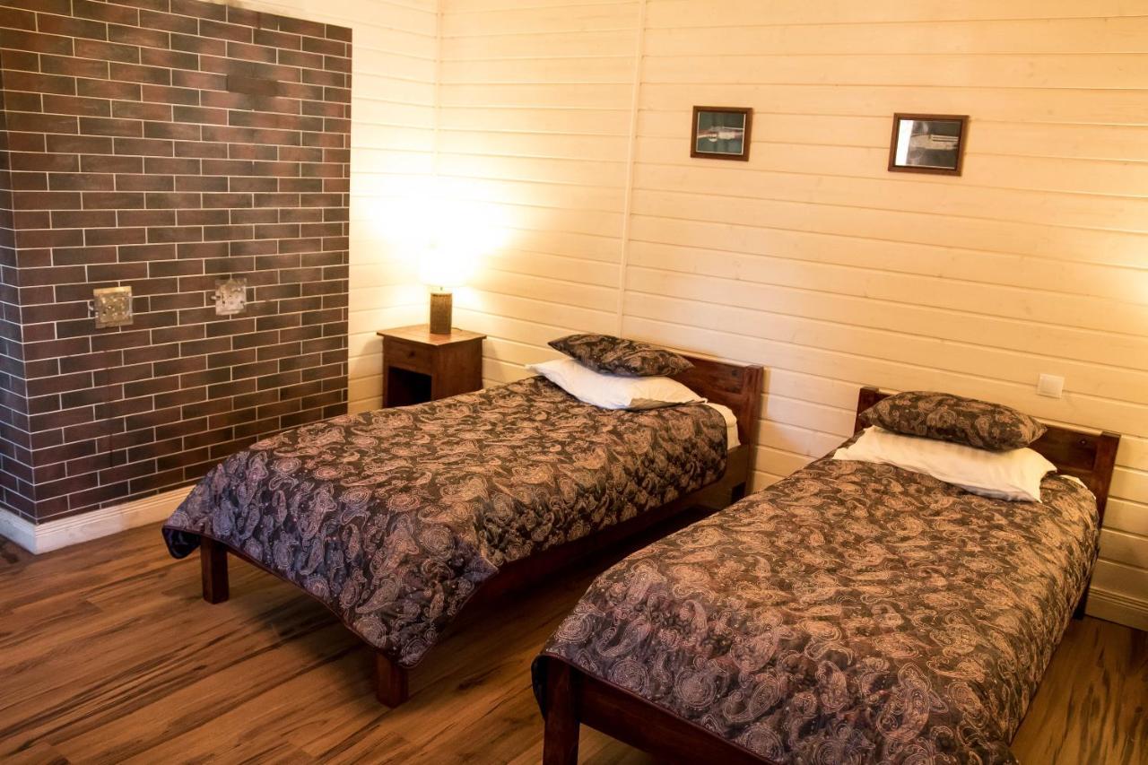 Hotel "Дальний Кордон" à Moshchanytsya Extérieur photo