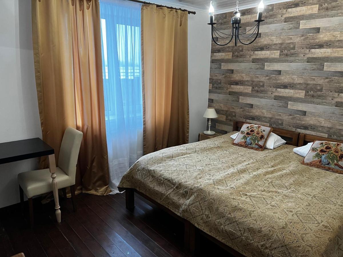 Hotel "Дальний Кордон" à Moshchanytsya Extérieur photo