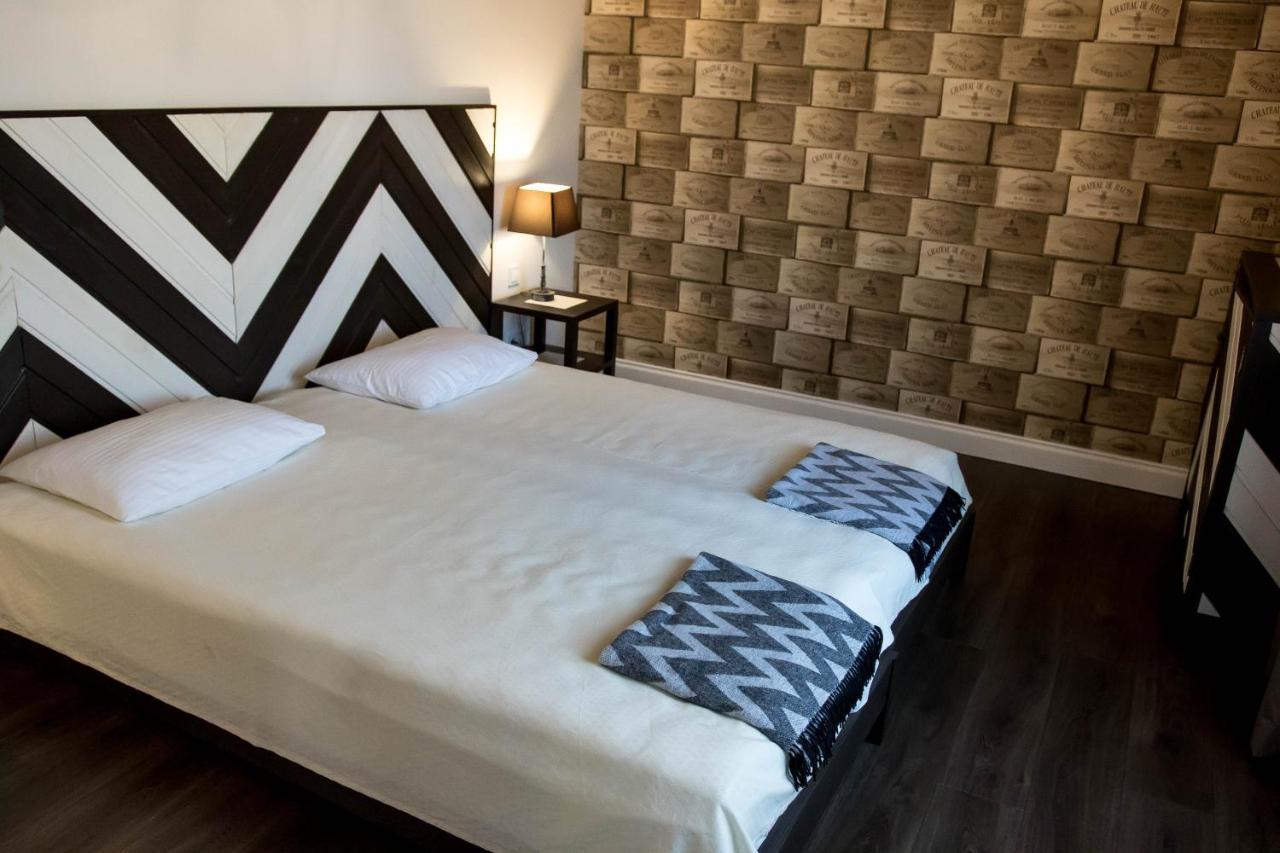 Hotel "Дальний Кордон" à Moshchanytsya Extérieur photo