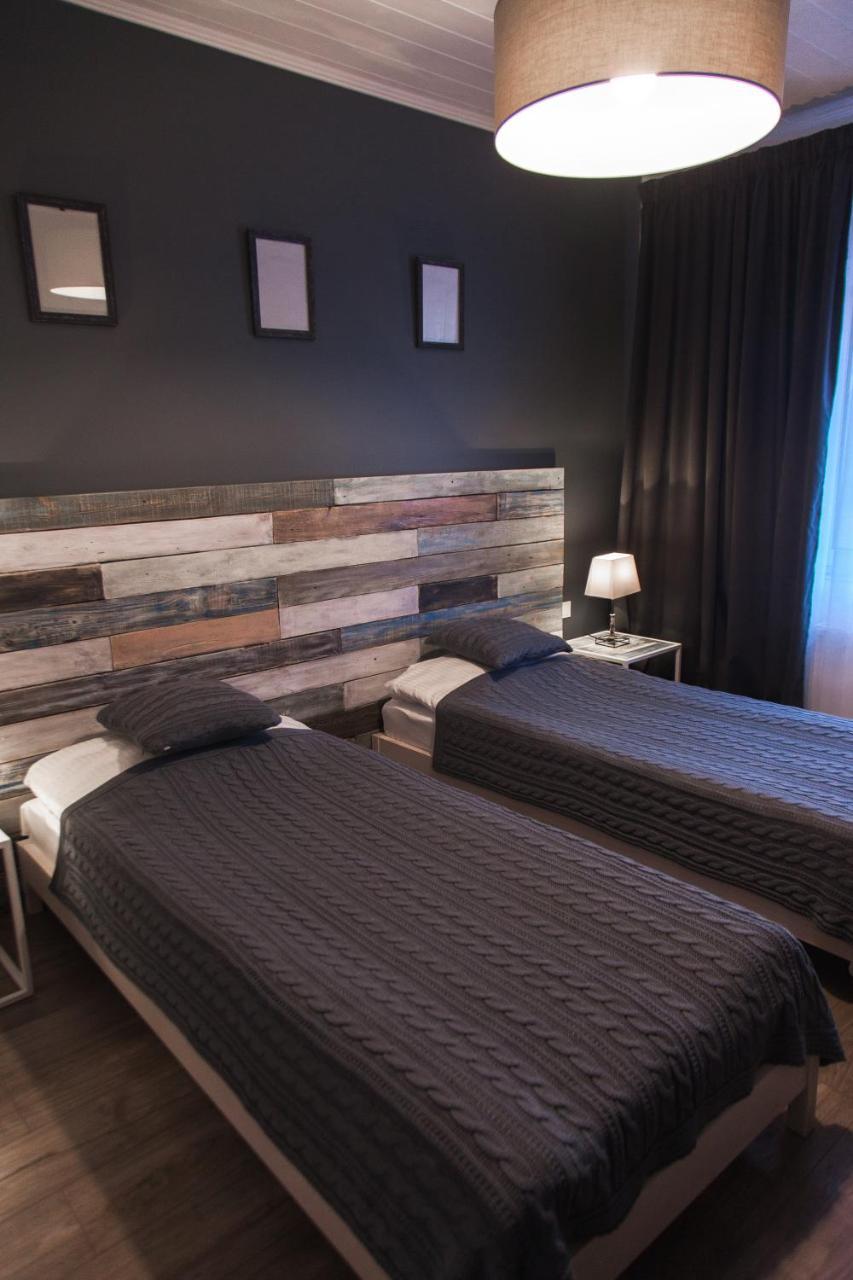 Hotel "Дальний Кордон" à Moshchanytsya Extérieur photo